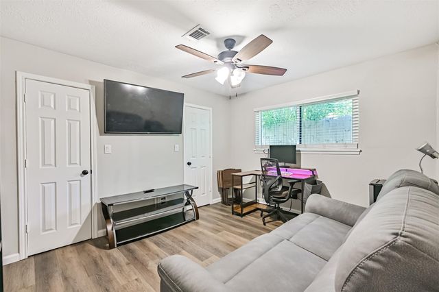 15711 Sea Liner Drive, Houston, TX 77062