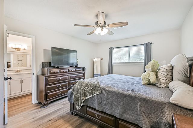15711 Sea Liner Drive, Houston, TX 77062