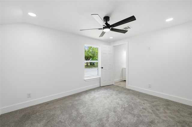 2700 Vogt Street, Fort Worth, TX 76105
