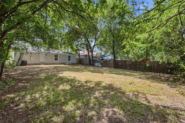 2700 Vogt Street, Fort Worth, TX 76105