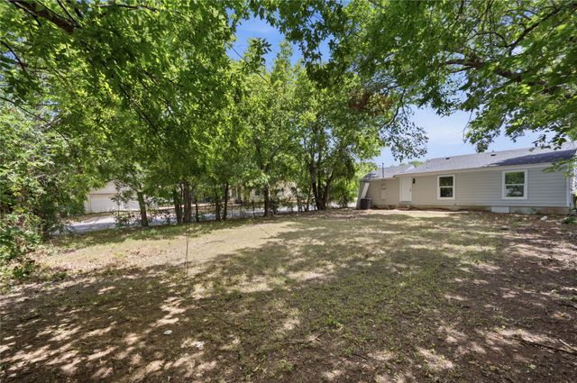 2700 Vogt Street, Fort Worth, TX 76105