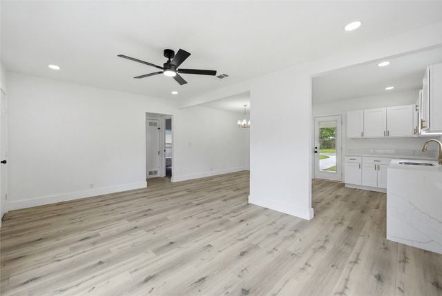 2700 Vogt Street, Fort Worth, TX 76105
