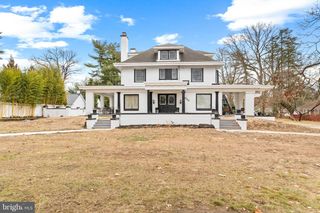 320 W MAPLE AVENUE, Merchantville, NJ 08109