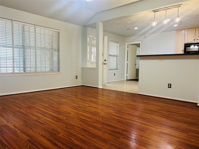 5914 Dream Court, Houston, TX 77085