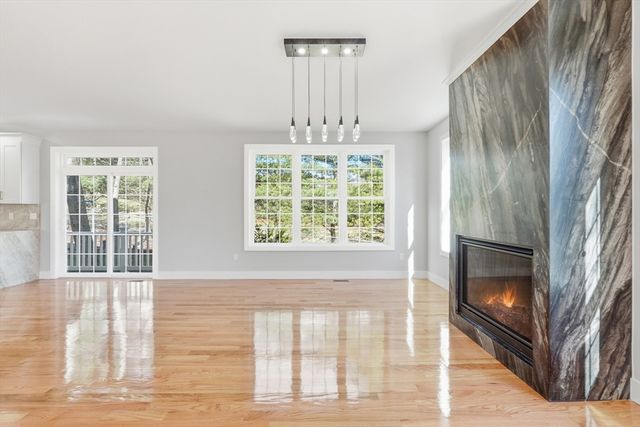 6 Barrows Rd, Worcester, MA 01609