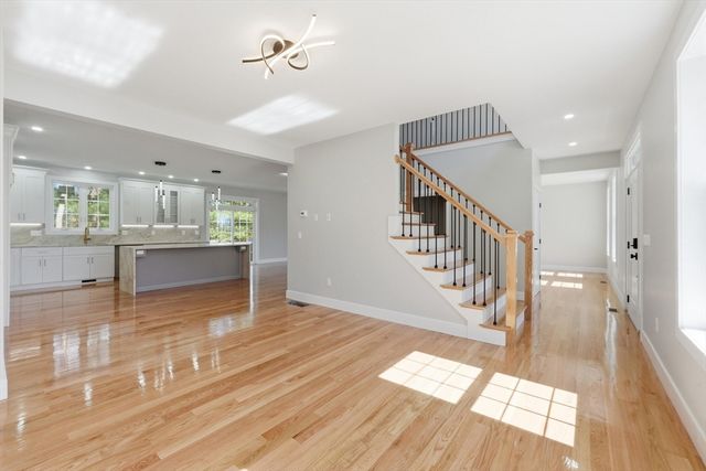 6 Barrows Rd, Worcester, MA 01609