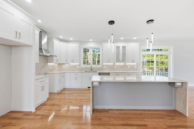6 Barrows Rd, Worcester, MA 01609