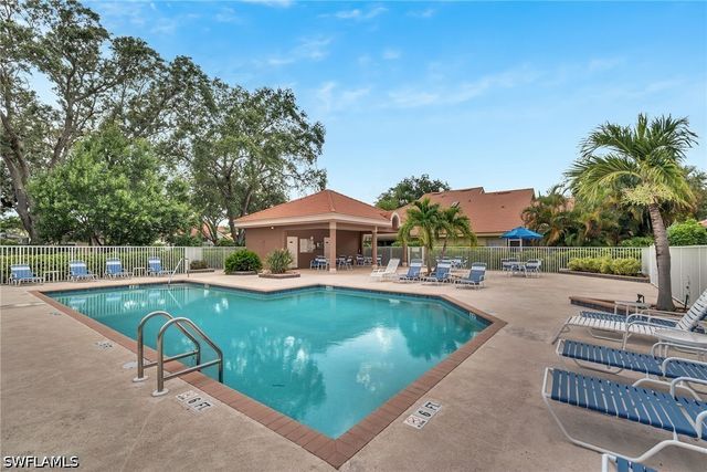 181 Napa Ridge RD E 35, Naples, FL 34119