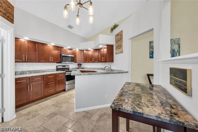 181 Napa Ridge RD E 35, Naples, FL 34119