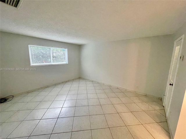 2161 NE 42nd St 6, Lighthouse Point, FL 33064