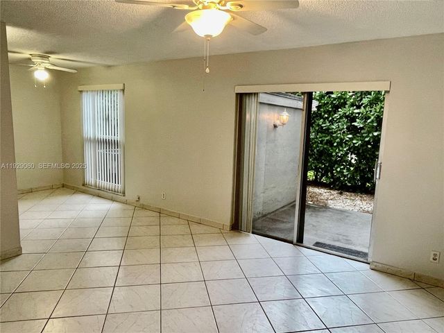 2161 NE 42nd St 6, Lighthouse Point, FL 33064