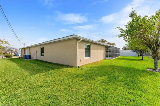 1128 SW 41st TER, Cape Coral, FL 33914