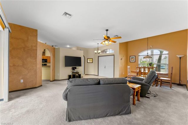 1128 SW 41st TER, Cape Coral, FL 33914