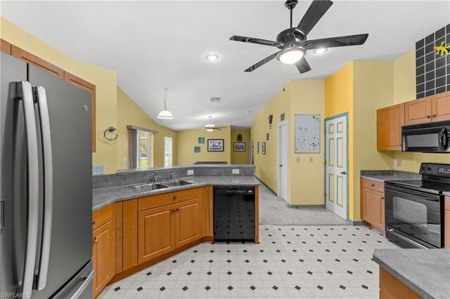 1128 SW 41st TER, Cape Coral, FL 33914