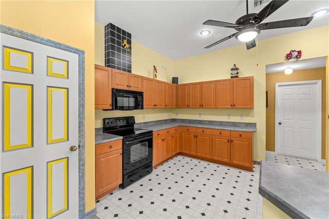 1128 SW 41st TER, Cape Coral, FL 33914