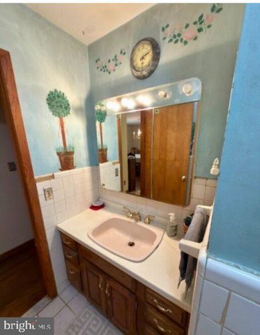 24 BEARDSLEE RD, Millstone, NJ 08844