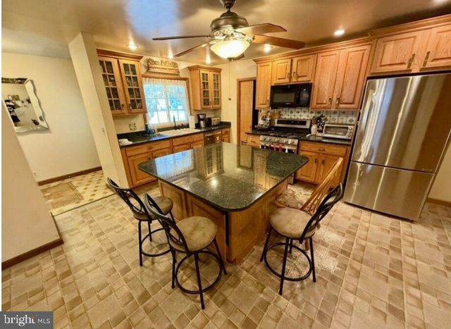 24 BEARDSLEE RD, Millstone, NJ 08844