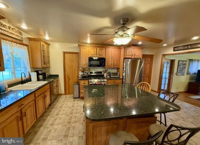 24 BEARDSLEE RD, Millstone, NJ 08844
