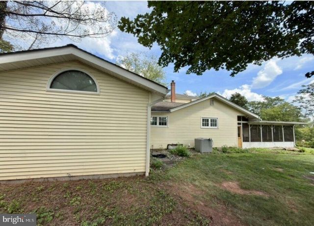 24 BEARDSLEE RD, Millstone, NJ 08844