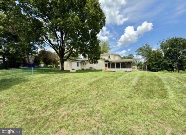 24 BEARDSLEE RD, Millstone, NJ 08844