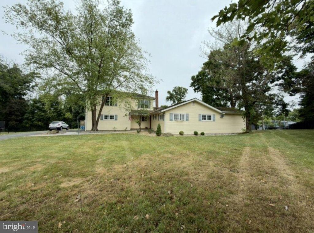 24 BEARDSLEE RD, Millstone, NJ 08844