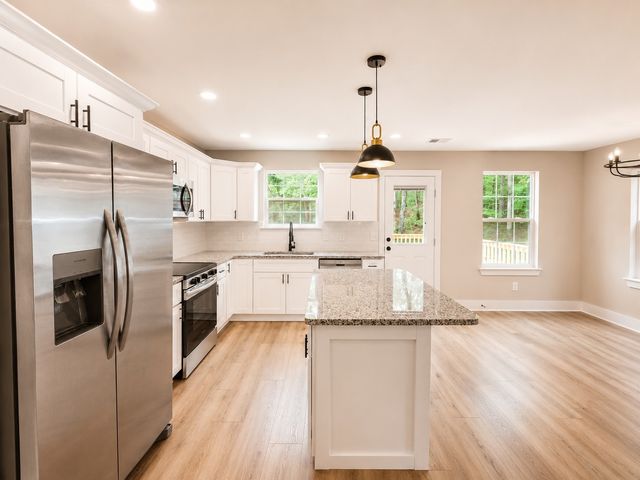1116 Manley Loop, Dickson, TN 37055