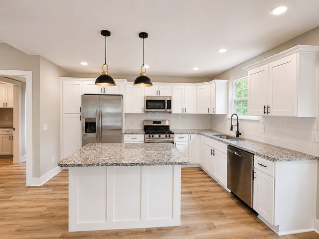 1116 Manley Loop, Dickson, TN 37055