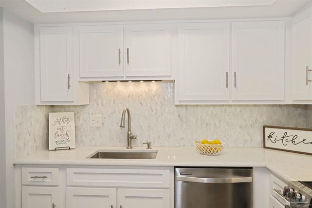 615 Bayshore Dr 803, Pensacola, FL 32507
