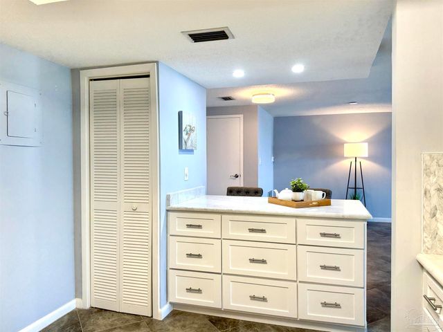 615 Bayshore Dr 803, Pensacola, FL 32507