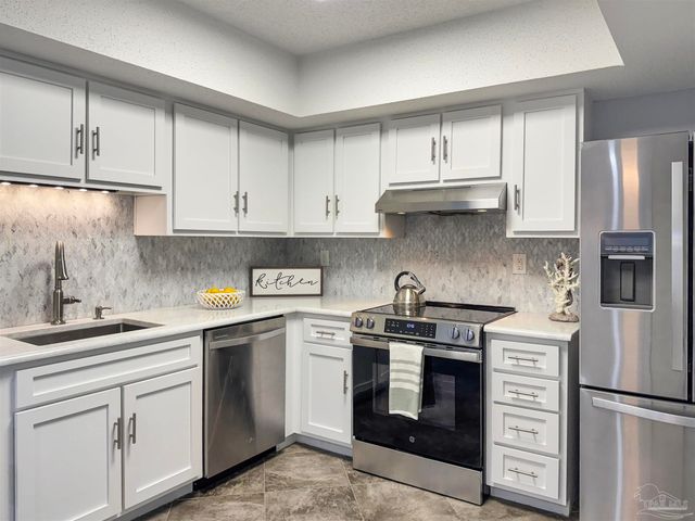 615 Bayshore Dr 803, Pensacola, FL 32507