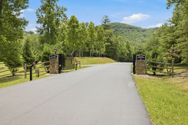 365 Sweetbay Drive, Blairsville, GA 30512