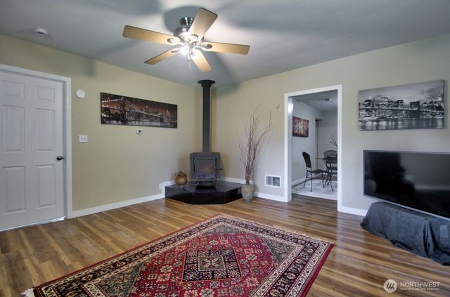 1422 Brawne Avenue NW, Olympia, WA 98502