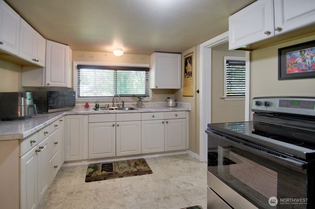 1422 Brawne Avenue NW, Olympia, WA 98502