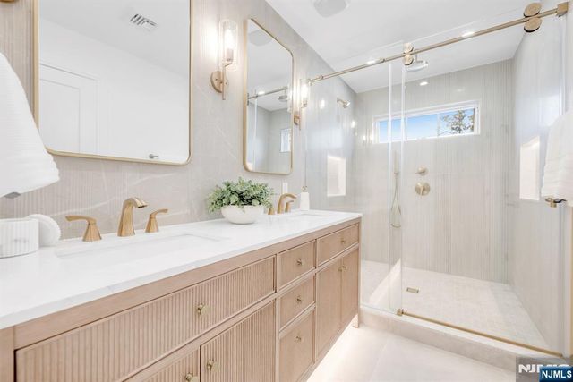 12 Cameron Road, Tenafly, NJ 07670