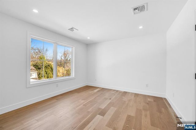 12 Cameron Road, Tenafly, NJ 07670