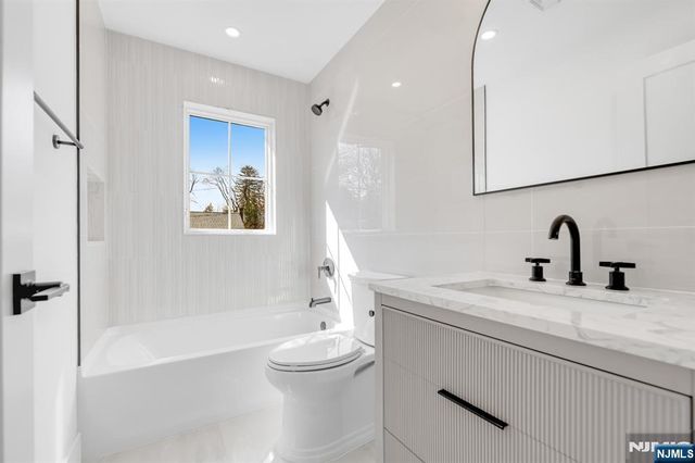 12 Cameron Road, Tenafly, NJ 07670