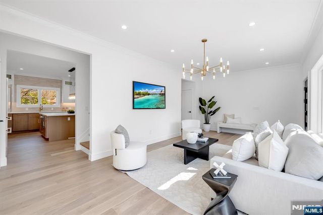 12 Cameron Road, Tenafly, NJ 07670