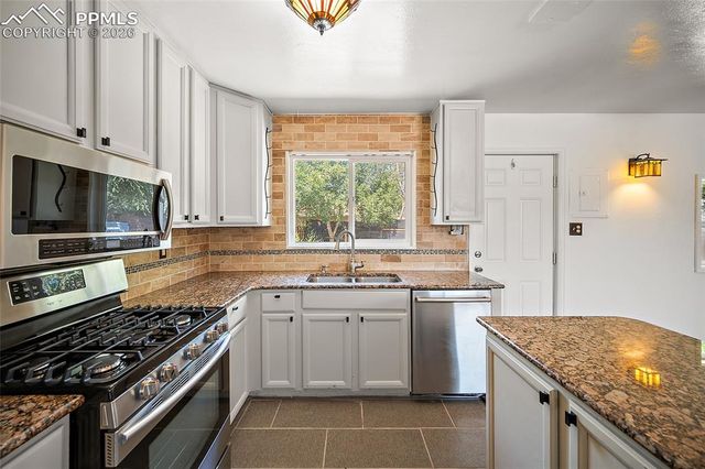 323 Mount View Lane, Fountain, CO 80817