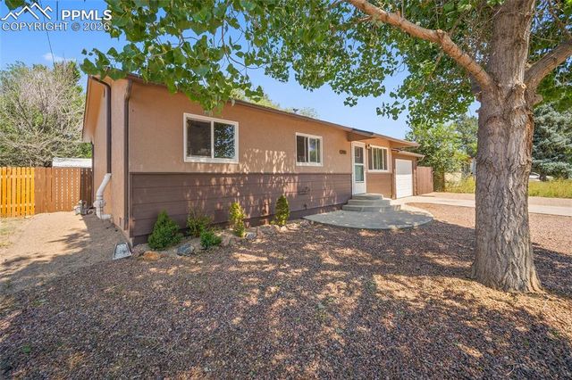 323 Mount View Lane, Fountain, CO 80817