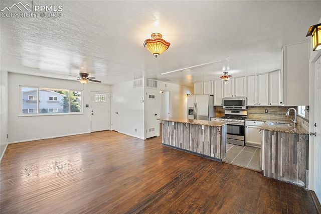 323 Mount View Lane, Fountain, CO 80817