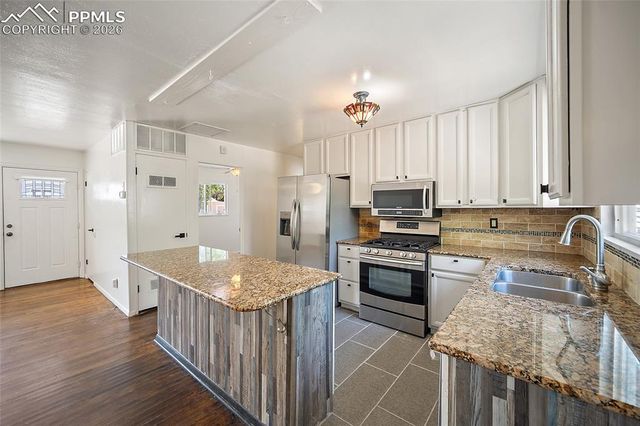 323 Mount View Lane, Fountain, CO 80817