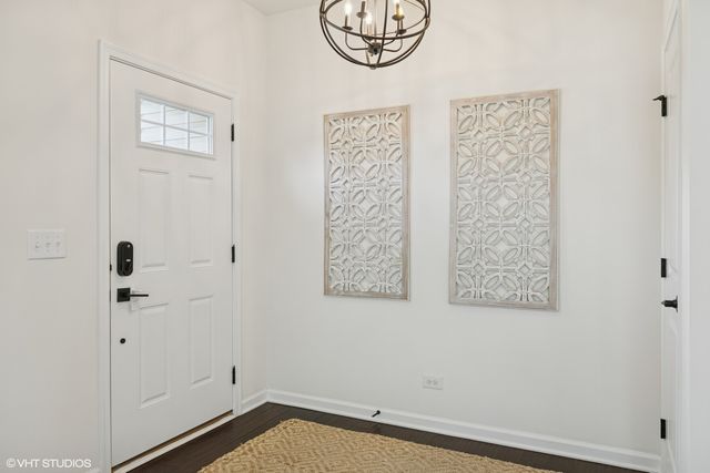 942 Sunburst Lane, Gilberts, IL 60136