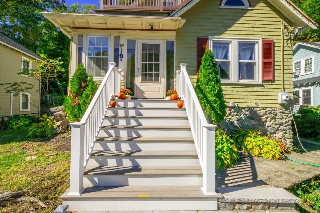 419 Lowell Ave, Newton, MA 02460