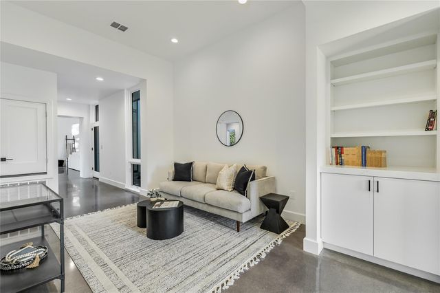 321 Tulley CT, Wimberley, TX 78676