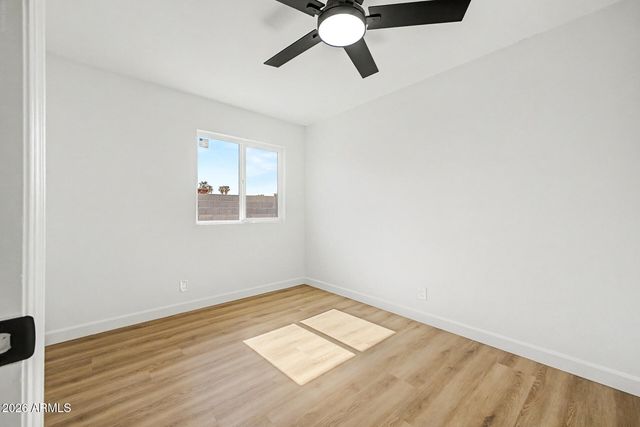 4916 W GROVERS Avenue, Glendale, AZ 85308