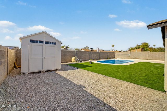 4916 W GROVERS Avenue, Glendale, AZ 85308