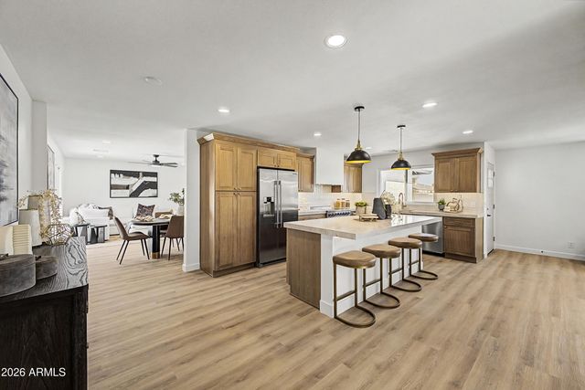 4916 W GROVERS Avenue, Glendale, AZ 85308