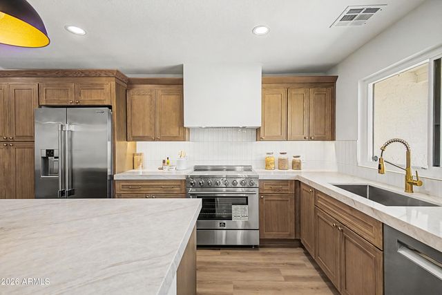4916 W GROVERS Avenue, Glendale, AZ 85308