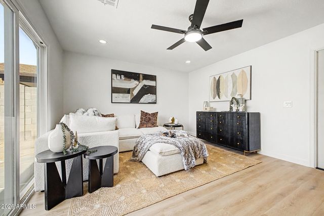 4916 W GROVERS Avenue, Glendale, AZ 85308
