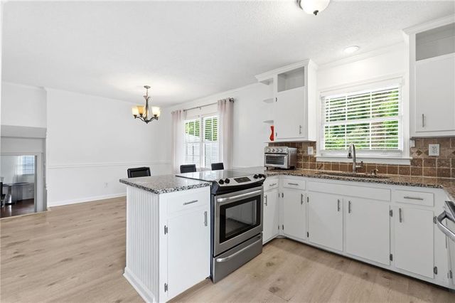 875 White Oak Court, Lawrenceville, GA 30046